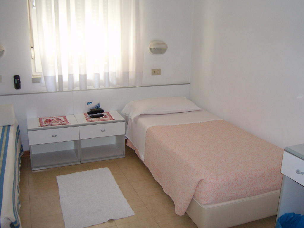 Hotel Villa Carla Γκράντο Δωμάτιο φωτογραφία